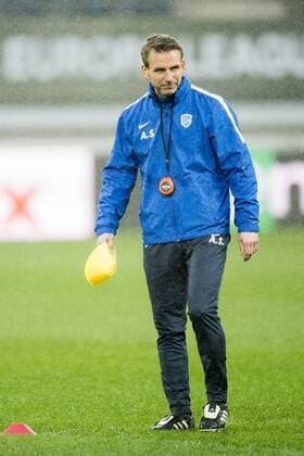 Genk s head coach Albert Stuivenberg pictured during a training session of Belgian soccer team KRC Genk, Wednesday 08 March 2017, in Gent. Tomorrow Gent is playing a first-leg game of 1 8 finals of the Europa League competition against Belgian club KRC Genk. JASPERxJACOBS  x05060919x