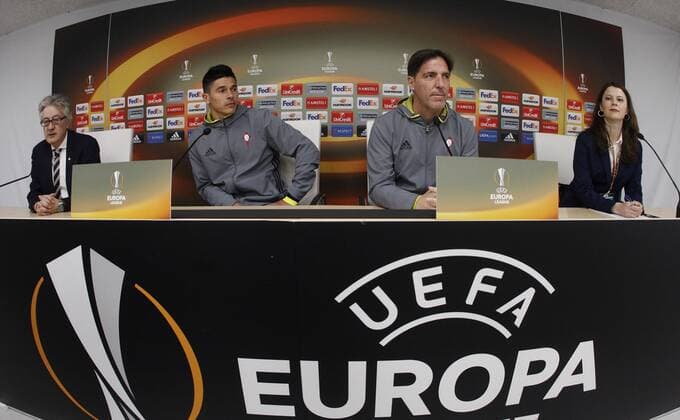 Celta Vigo s Argentinian head coach, Eduardo Berizzo (C-R) and his countryman defender Facundo Roncalia (C-L) during the press conference PK Pressekonferenz after the training session held in Vigo, northwestern Spain, 08 March 2017. The team prepares the Europa League round of 16 first leg game against Russian Krasnodar on 09 March at Balaidos Stadium. CELTA VIGO S PRESS CONFERENCE !ACHTUNG: NUR REDAKTIONELLE NUTZUNG!  Copyright: xSalvadorxSasx 20170308-636245954225091235