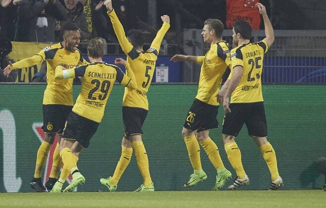 Pierre-Emerick Aubameyang , BVB 17 Torschuss, schiesst das Tor zum 1-0 Torjubel, Jubel nach dem Tor BORUSSIA DORTMUND - BENFICA LISSABON Fussball UEFA Champions League, Achtelfinale Gruppenphase,in Dortmund, 08.03.2017 CL Saison 2016 2017, BVB