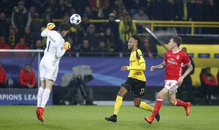 Goalkeeper Ederson (Benfica Lissabon) (L) against Pierre-Emerick Aubameyang (Borussia Dortmund) (M) during the Championsleague match between Borussia Dortmund and Benfica Lissabon, Signal Iduna Park in Dortmund on March 08., 2017. Borussia Dortmund vs. Benfica Lissabon im Achtelfinale der Championsleague in der Saison 2016 2017 am 8. März 2017.