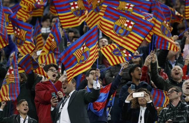 Bilder des Tages - SPORT FC Barcelona Barca fans wave flags during the UEFA Champions league second leg round of 16 match between FC Barcelona and Paris Saint-Germain at Camp Nou stadium in Barcelona, Catalonia, Spain, 08 March 2017. FC BARCELONA VS. PARIS SAINT-GERMAIN !ACHTUNG: NUR REDAKTIONELLE NUTZUNG!  Copyright: xAlejandroxGarcíax BCN001 20170308-636246055310050060