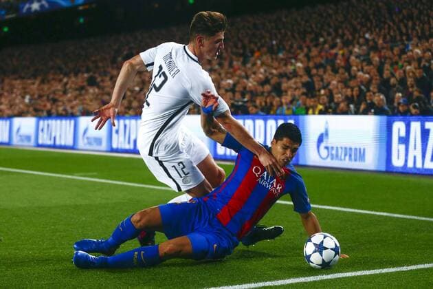 Paris Saint-Germain s Belgian defender Thomas Meunier (L) vies for the ball with Uruguayan striker of FC Barcelona Barca Luis Suarez during the UEFA Champions league second leg round of 16 match between FC Barcelona and Paris Saint-Germain at Camp Nou stadium in Barcelona, Catalonia, Spain, 08 March 2017. FC BARCELONA VS. PARIS SAINT-GERMAIN !ACHTUNG: NUR REDAKTIONELLE NUTZUNG!  Copyright: xQuiquexGarcíax BCN001 20170308-636246056705274746