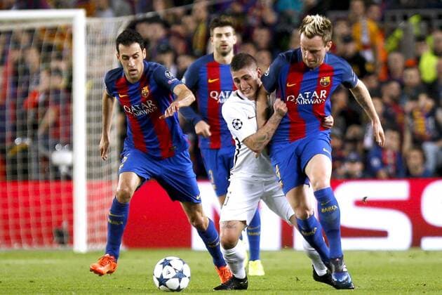 Paris Saint-Germain s Italian midfielder Marco Verratti (C) vies for the ball with Ivan Rakitic (R) and Sergio Busquets of FC Barcelona Barca during the UEFA Champions league second leg round of 16 match between FC Barcelona and Paris Saint-Germain at Camp Nou stadium in Barcelona, Catalonia, Spain, 08 March 2017. FC BARCELONA VS. PARIS SAINT-GERMAIN !ACHTUNG: NUR REDAKTIONELLE NUTZUNG!  Copyright: xQuiquexGarcíax BCN001 20170308-636246058064017326