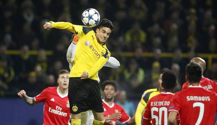 Goalkeeper Ederson (Benfica Lissabon) (back) against Marc Bartra Aregall (Borussia Dortmund) during the Championsleague match between Borussia Dortmund and Benfica Lissabon, Signal Iduna Park in Dortmund on March 08., 2017. Borussia Dortmund vs. Benfica Lissabon im Achtelfinale der Championsleague in der Saison 2016 2017 am 8. März 2017.