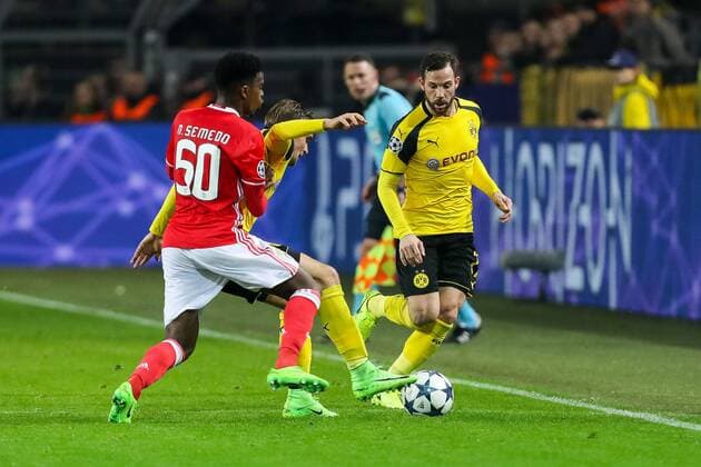 Dortmund, Germany 08.03.2017, UEFA Champions League - 2016 17 Season, Round of 16, Second leg, BV Borussia Dortmund - Benfica Lissabon, Gonzalo Castro (BVB), Marcel Schmelzer (BVB) und Nelson Semedo (BLS) im Zweikampf ( DeFodi048