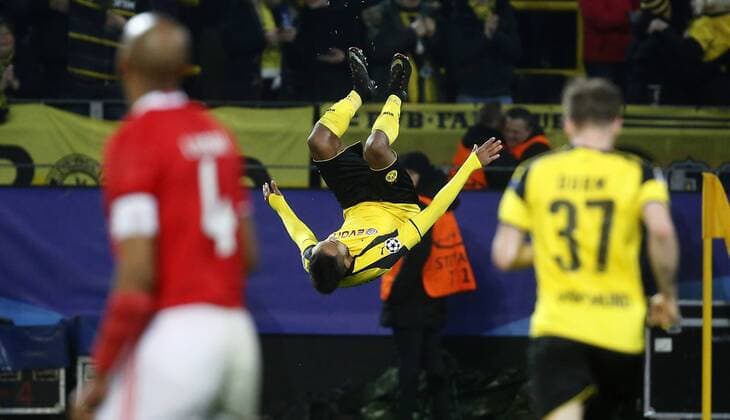 Pierre-Emerick Aubameyang (Borussia Dortmund) (L) celebrates scoring the 4:0 goal during the Championsleague match between Borussia Dortmund and Benfica Lissabon, Signal Iduna Park in Dortmund on March 08., 2017. Borussia Dortmund vs. Benfica Lissabon im Achtelfinale der Championsleague in der Saison 2016 2017 am 8. März 2017.