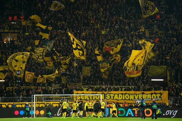 Bilder des Tages - SPORT GER, UEFA CL, Borussia Dortmund (GER) vsÊBenfica Lissabon (POR) 08.03.2017, Signal Iduna Park, Dortmund, Achtelfinale Rueckspiel, GER, UEFA CL, Borussia Dortmund (GER) vsÊBenfica Lissabon (POR), im Bild Jubel Dortmund nach Sieg vor Fans Fanblock Südtribüne Suedtribuene Foto © nordphoto Kurth nordphotox xKurth