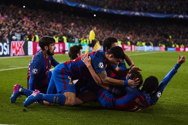 Fußball, CL, FC Barcelona - Paris St. Germain 08.03.2017, xslx, Fussball Champions League, FC Barcelona Barca - Paris St. Germain, emspor vl FC Barcelona Spielern Jubelt gemeinsam nach den Tor von Sergi Roberto (FC Barcelona) zu 6-1 Barcelona