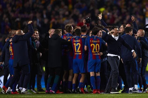 Fußball, CL, FC Barcelona - Paris St. Germain 08.03.2017, xslx, Fussball Champions League, FC Barcelona Barca - Paris St. Germain, emspor vl FC Barcelona Spielern Jubelt gemeinsam nach den Sieg gegen Paris Saint Germain 6-1 Luis Enrique coach (FC Barcelona) Barcelona