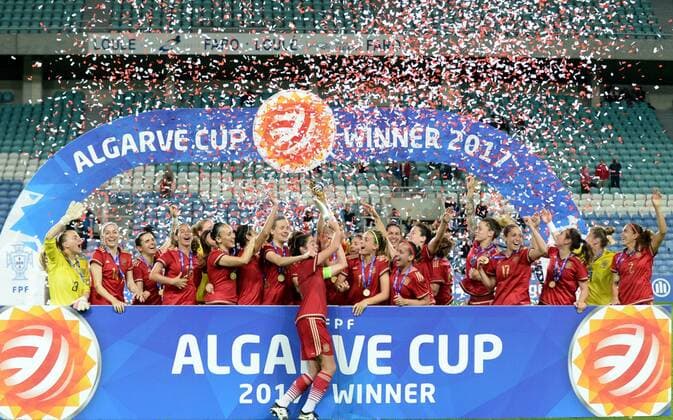 Themen der Woche - SPORT Bilder des Tages - SPORT Fußball, Damen, Spanien gewinnt Algarve Cup LOULE, March 8, 2017 -- Players of Spain celebrate during the awarding ceremony for the final of 2017 Algarve Cup women s soccer tournament at the Algarve Stadium in Loule, Portugal, on March 8, 2017. Spain claimed the title by defeating Canada with 1-0. ) (SP)PORTUGAL-LOULE-WOMEN S SOCCER-ALGARVE CUP-FINAL ZhangxLiyun 