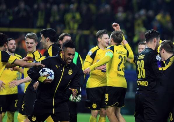 DORTMUND, March 8, 2017 -- Players of Borussia Dortmund celebrate after winning the UEFA Champions League Round of 16 second leg match between Borussia Dortmund and SL Benfica at Signal Iduna Park in Dortmund, Germany, on March 8, 2017. Borussia Dortmund won 4-0 and advanced to the quarterfinal with 4-1 on aggregate. ) (SP)GERMANY-DORTMUND-SOCCER-UEFA-UCL-DORTMUND VS BENFICA LuoxHuanhuan 