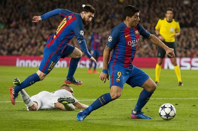 Fußball, CL, FC Barcelona - Paris St. Germain BARCELONA, March 8, 2017 -- Luis Suarez(R) and Lionel Messi (L) of Barcelona attack during the UEFA Champions League Round of 16 second leg match between Barcelona and Paris Saint-Germain in Barcelona, Spain on March 8, 2017. Barcelona won 6-1 and advanced to the quarterfinal with 6-5 on aggregate. )(wll) (SP)SPAIN-BARCELONA-SOCCER-UEFA-UCL-BARCELONA VS PARIS SAINT-GERMAIN LinoxDexVallier 