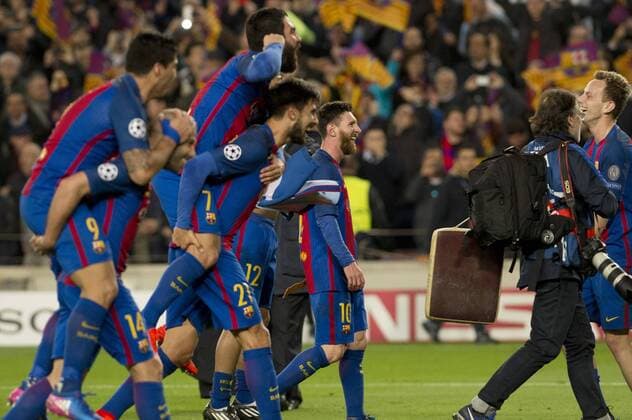 Fußball, CL, FC Barcelona - Paris St. Germain BARCELONA , March 8, 2017 -- Players of Barcelona celebrate after the UEFA Champions League Round of 16 second leg match between Barcelona and Paris Saint-Germain in Barcelona, Spain on March 8, 2017. Barcelona won 6-1 and advanced to the quarterfinal with 6-5 on aggregate. )(wll) (SP)SPAIN-BARCELONA-SOCCER-UEFA-UCL-BARCELONA VS PARIS SAINT-GERMAIN LinoxDexVallier 