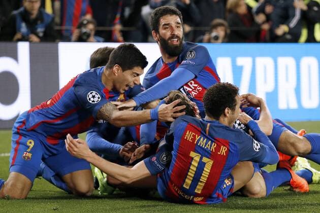 Fußball, CL, FC Barcelona - Paris St. Germain ROBERTO Sergi Team FC Barcelona Barca erzielt das Tor Zum 6 : 1 Endstand Jubel mit SUAREZ und NEYMAR Champions League Saison 2016-2017 Spiel Achtelfinale Rueckspiel FC Barcelona - Paris Saint Germain 6 : 1 am 008.03. 2017 im Camp Nou in Barcelona 