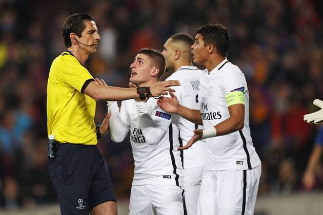 Deniz Aytekin (referee), Marco Verratti, Thiago Silva (PSG), March 8, 2017 - Football Soccer : UEFA Champions League Round 16 2nd leg match between FC Barcelona Barca 6-1 Paris Saint-Germain at Camp Nou stadium in Barcelona, Spain. Noxthirdxpartyxsales  (oqma021787)