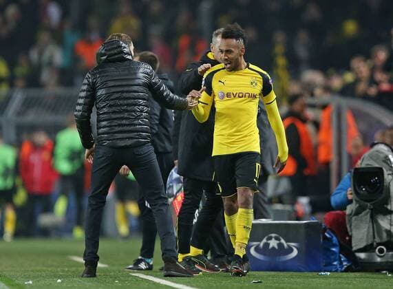 08.03.2017, Fussball Champions-League 2016 2017, Achtelfinale, Borussia Dortmund - Benfica Lissabon, im Signal-Iduna-Park Dortmund. v.l. Trainer Thomas Tuchel (Dortmund) und Pierre-Emerick Aubameyang (Dortmund) 