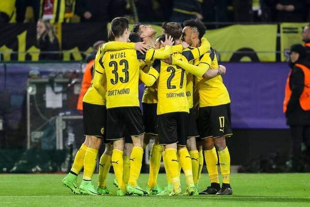 Dortmund, Germany 08.03.2017, UEFA Champions League - 2016 17 Season, Round of 16, Second leg, BV Borussia Dortmund - Benfica Lissabon, Tor zum 4:0 Torschuetze Pierre-Emerick Aubameyang (BVB) wird bejubelt ( DeFodi048