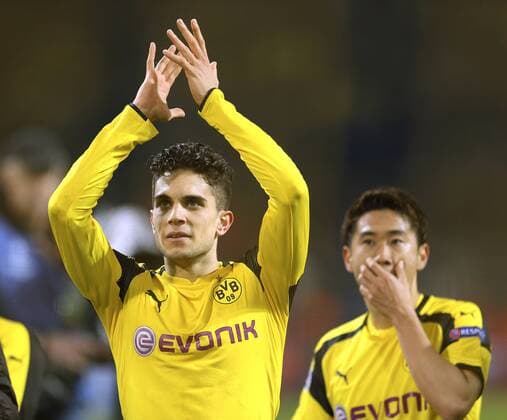 Foto: Siegesjubel bei Borussia-Spielern nach dem Schlusspfiff , Marc Bartra und Shinji Kagawa , hinten rechts Fussball - Championsleague am Mi. 08.03.2017 Achtelfinale Borussia Dortmund - Benfica Lissabon 4 - 0