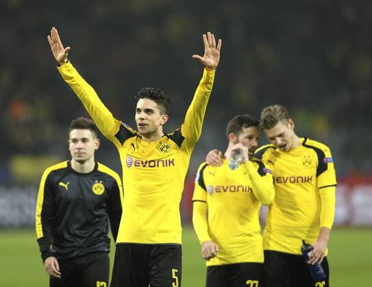 Foto: Siegesjubel bei Borussia-Spielern nach dem Schlusspfiff , Marc Bartra Fussball - Championsleague am Mi. 08.03.2017 Achtelfinale Borussia Dortmund - Benfica Lissabon 4 - 0