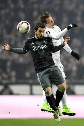 Fußball, EL, FC Kopenhagen - Ajax Amsterdam Ajaxs Amin Younes, FC Köpenhamns Peter Ankersen Europa League 2016 2017 FC Kopenhagen - Ajax Amsterdam .  Copyright: PETTERxARVIDSON BB170309PA013