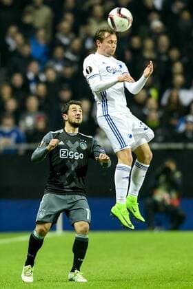 Fußball, EL, FC Kopenhagen - Ajax Amsterdam Ajaxs Amin Younes, FC Köpenhamns Peter Ankersen Europa League 2016 2017 FC Kopenhagen - Ajax Amsterdam .  Copyright: PETTERxARVIDSON BB170309PA018