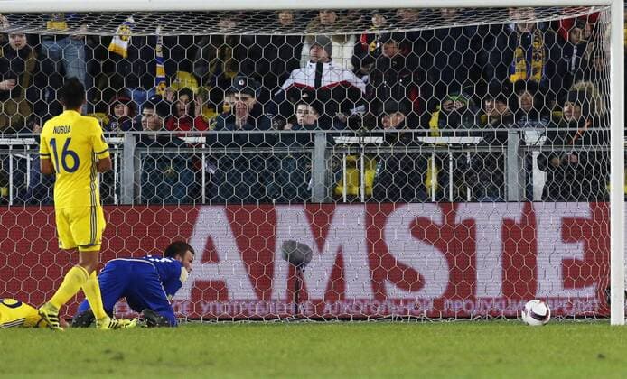 FuÃŸball, EL, FK Rostow - Manchester United ROSTOV-ON-DON, RUSSIA - MARCH 9, 2017: FC Rostov s goalkeeper Nikita Medvedev (blue background) concedes a goal in in Leg 1 of their 2016-17 UEFA Europa League Round of 16 football match against FC Manchester United ManU at Olimp-2 Stadium. Valery Matytsin TASS  TS043C44