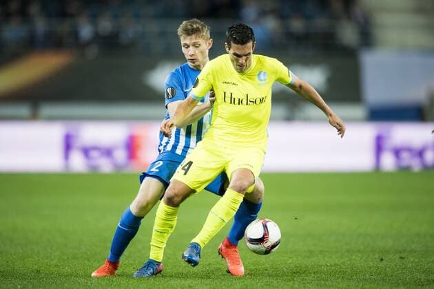 Genk s Jakub Brabec and Gent s Jeremy Perbet fight for the ball during a soccer game between Belgian teams KAA Gent and KRC Genk, Thursday 09 March 2017 in Gent, the first leg of the 1 8 finals of the Europa League competition. JASPERxJACOBS  x05061899x