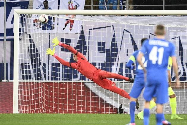 Gent s goalkeeper Lovre Kalinic pictured in action during a soccer game between Belgian teams KAA Gent and KRC Genk, Thursday 09 March 2017 in Gent, the first leg of the 1 8 finals of the Europa League competition. YORICKxJANSENS  x05061922x