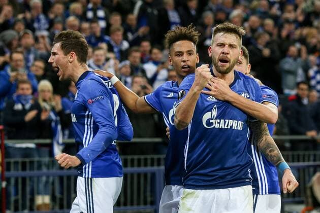 Gelsenkirchen, Germany, 09.03.2017, UEFA Europa League - 2016 17 Season, Round of 16, First leg, FC Schalke 04 - Borussia Moenchengladbach, Tor zum 1:1 Torschuetze Guido Burgstaller (S04) wird bejubelt ( DeFodi048