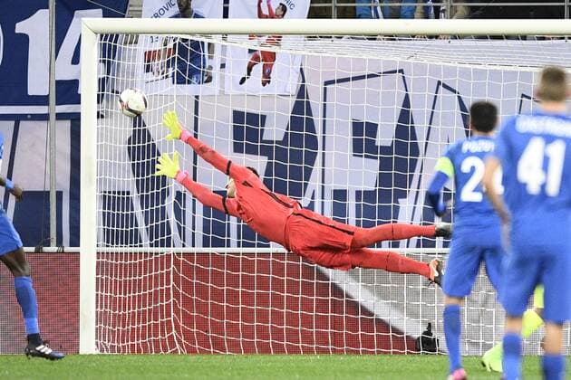 Gent s goalkeeper Lovre Kalinic pictured in action during a soccer game between Belgian teams KAA Gent and KRC Genk, Thursday 09 March 2017 in Gent, the first leg of the 1 8 finals of the Europa League competition. YORICKxJANSENS  x05061930x