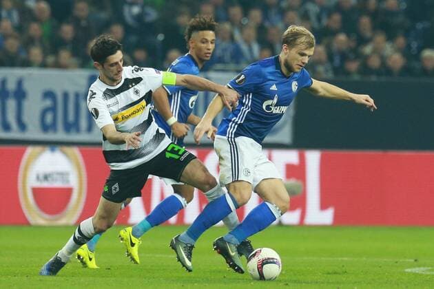 09.03.2017, xkvx, Fussball Europa League, FC Schalke 04 - Borussia Moenchengladbach, emspor, v.l. Lars Stindl (Borussia Moenchengladbach), Johannes Geis (FC Schalke 04) Gelsenkirchen