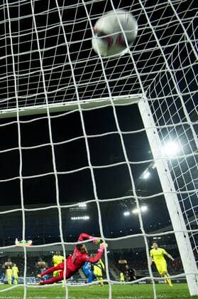 Genk s Mwbana Ally Samatta scores a goal during a soccer game between Belgian teams KAA Gent and KRC Genk, Thursday 09 March 2017 in Gent, the first leg of the 1 8 finals of the Europa League competition. JASPERxJACOBS  x05061999x