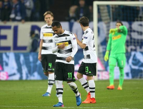 09.03.2017, Fussball, UEFA Europa League, Saison 2016 2017, Achtelfinale, FC Schalke 04 - Borussia Moenchengladbach, v. l. Jannik VESTERGAARD (Borussia Moenchengladbach), RAFFAEL (Borussia Moenchengladbach), Jonas HOFMANN (Borussia Moenchengladbach) sind enttäuscht