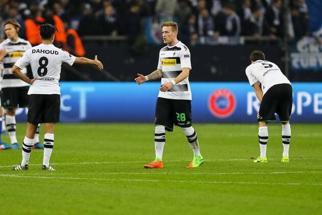 Gelsenkirchen, Germany, 09.03.2017, UEFA Europa League - 2016 17 Season, Round of 16, First leg, FC Schalke 04 - Borussia Moenchengladbach, Mahmoud Dahoud (BMG) Andre Hahn (BMG) Tobias Strobl (BMG) enttaeuscht, enttaeuschung ( DeFodi048