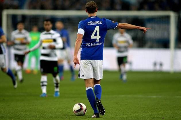 09.03.2017 - Benedikt Höwedes (FC Schalke 04) beim Europa League Achtelfinal Hinspiel (Saison 2016 17) FC Schalke 04 - Borussia Mönchengladbach. Copyright mpsport Thomas Pakusch