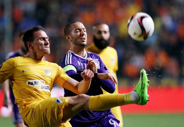 (170310) -- NICOSIA, March 9, 2017 -- Anderlecht s Sofiane Hanni(R) vies for the ball during the Europa League Round of 16 first leg match between Anderlecht and APOEL in Nicosia, Cyprus, on March 9, 2017. Anderlecht won 1-0.) (SP)CYPRUS-NICOSIA-SOCCER-UEFA-EUROPA LEAGUE SakisxSavvides 
