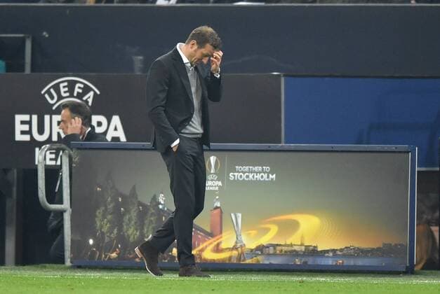 09.03.2017, Fussball, UEFA Europa League, Saison 2016 2017, Achtelfinale, FC Schalke 04 - Borussia Moenchengladbach 1:1, Trainer Markus Weinzierl (FC Schalke 04) vor dem UEFA Banner, Weg nach Stockholm