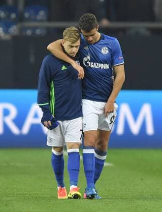 09.03.2017, Fussball, UEFA Europa League, Saison 2016 2017, Achtelfinale, FC Schalke 04 - Borussia Moenchengladbach 1:1, Max Meyer (Schalke 04), li., und Franco Di Santo (FC Schalke 04)