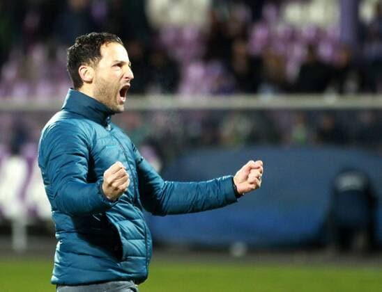 GER, 2.Bundesliga, FC Erzgebirge Aue vs Karlsruher SC 10.03.17, Aue, Sparkassen-Erzgebirgsstadion, GER, Aue , 2.Bundesliga, Saison 2016 2017, 24. Spieltag, FC Erzgebirge Aue vs Karlsruher SC im Bild Schlussjubel Trainer Domenico Tedesco (Aue)