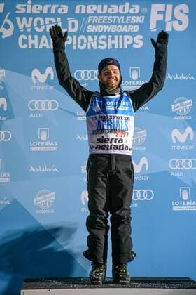 SNOWBOARD, FREESTYLE SKIING - FIS WC 2017 SIERRA NEVADA,SPAIN,10.MAR.17 - SNOWBOARD, FREESTYLE SKIING - FIS Freestyle Ski and Snowboard World Championships, free ski aerials, men ladies finalaward ceremony. Image shows the rejoicing of Jonathon Lillis (USA). GEPAxpictures xOliverxLerch