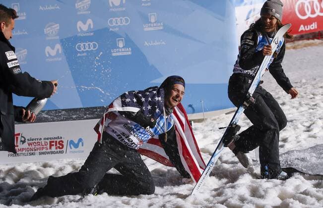 US Ashley Cadwell (R) and Jonathan Lillis at the podium as champions after the Final Aerials of the FIS Freestyle Ski and Snowboard World Championships 2017 in Granada, Andalusia, Spain, 10 March 2017. FIS FREESTYLE SKI AND SNOWBOARD WORLD CHAMPIONSHIPS IN GRANADA !ACHTUNG: NUR REDAKTIONELLE NUTZUNG!  Copyright: xJulioxMunozx GRA001 20170310-636247845880728288