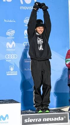 SNOWBOARD, FREESTYLE SKIING - FIS WC 2017 SIERRA NEVADA,SPAIN,11.MAR.17 - SNOWBOARDING - FIS Freestyle Ski and Snowboard World Championships, snowboard halfpipe, finals, men, award ceremony. Image shows the rejoicing ofPatrick Burgener (SUI). GEPAxpictures xOliverxLerch
