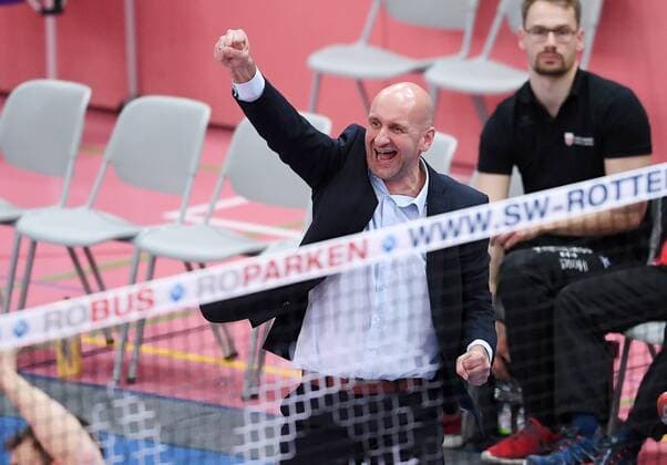 Volleyball 1. Bundesliga Saison 2016 2017 11.03.2017 Pre-Playoff Spiel TV Rottenburg - Netzhoppers SolWo Koenigspark KW JUBEL Trainer Hans Peter Mueller - Angstenberger (TV Rottenburg) 