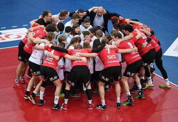 Volleyball 1. Bundesliga Saison 2016 2017 11.03.2017 Pre-Playoff Spiel TV Rottenburg - Netzhoppers SolWo Koenigspark KW Teamkreis TV Rottenburg vor dem Spiel 