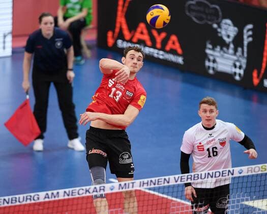 Volleyball 1. Bundesliga Saison 2016 2017 11.03.2017 Pre-Playoff Spiel TV Rottenburg - Netzhoppers SolWo Koenigspark KW Moritz Karlitzek (li, TV Rottenburg) und Johannes Elsaesser (re, TV Rottenburg) 