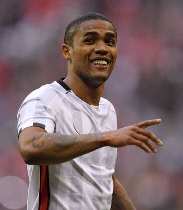 11.03.2017, Fussball 1.Bundesliga 2016 2017, 24.Spieltag, FC Bayern München - Eintracht Frankfurt, in der Allianzarena München. Nach dem Spiel, Douglas Costa (FC Bayern München) gut gelaunt. 