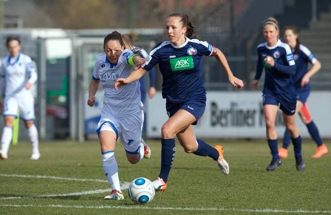 Fussball Frauen 1.Bundesliga 12.03.2017 Potsdam Karl Liebknecht Stadion 1 FFC Turbine Potsdam geg TSG 1899 Hoffenheim 1 : 0 vlnr Martina MOSER 7 TSG Hoffenheim geg Lia WÄLTI ( WAELTI ) 13 Turbine