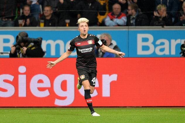 Leverkusen, BayArena, 18.11.16, Fussball - 1.Bundesliga - 11.Spieltag - Bayer 04 Leverkusen - RB Leipzig Bild: Jubel Beim Torschützen zum 1:0 Kevin Kampl (Bayer 04 Leverkusen) xsmmpJPGx