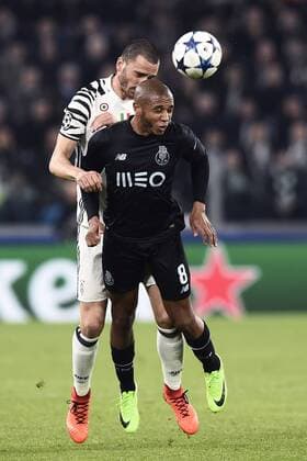 Fußball, CL, Juventus Turin - FC Porto Champions League 2016 2017 Juventus Turin- FC Porto Yacine Brahim-Leonardo Bonucci 