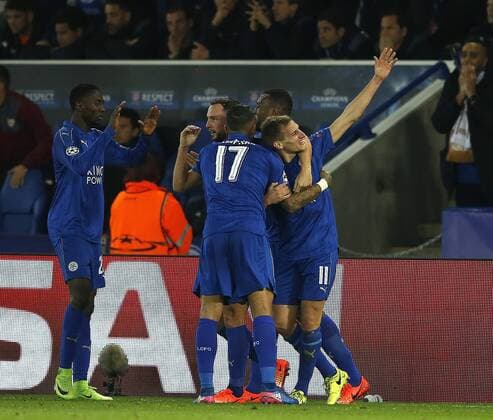Fußball, CL, Leicester City - FC Sevilla Marc Albrighton of Leicester City celebrates scoring the second goal during the UEFA Champions League Round of 16 - 2nd Leg match at the King Power Stadium, Leicester. Picture date: March 14th 2017. Pic credit should read: Simon Bellis Sportimage EDITORIAL USE ONLY. No use with unauthorised audio, video, data, fixture lists, club league logos or live services. Online in-match use limited to 120 images, no video emulation. No use in betting, games or single club league player publications.